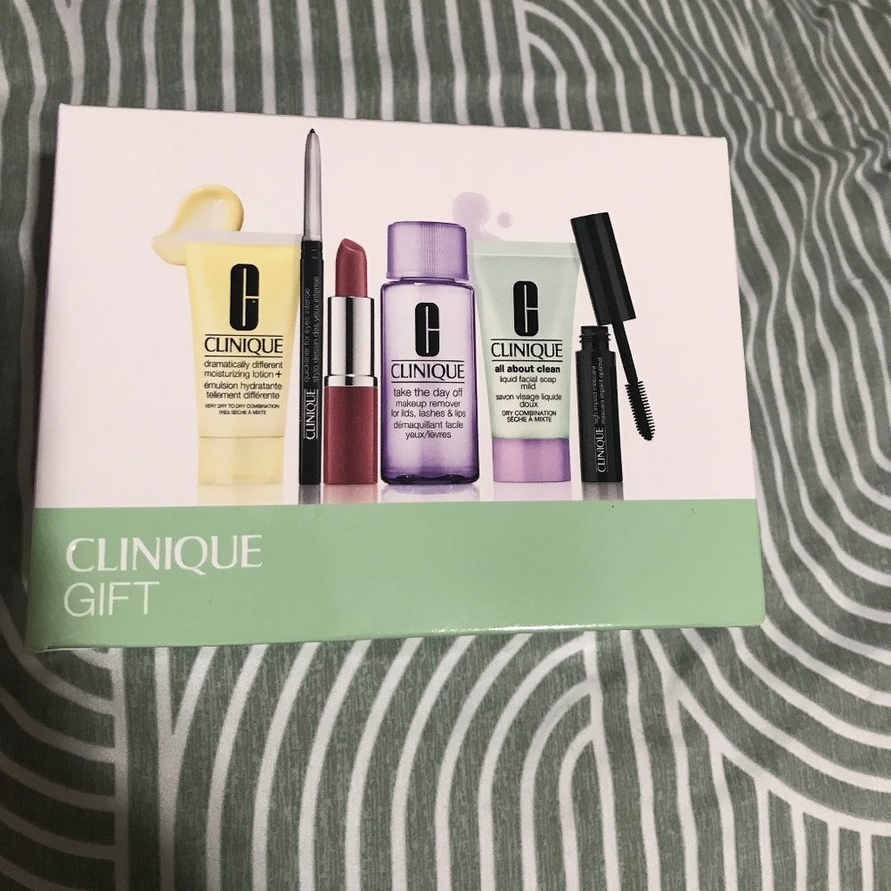 NEW Clinique makeup set of travel sized skincare and makeup